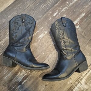 Size 5 cowboy boots Madden NYC